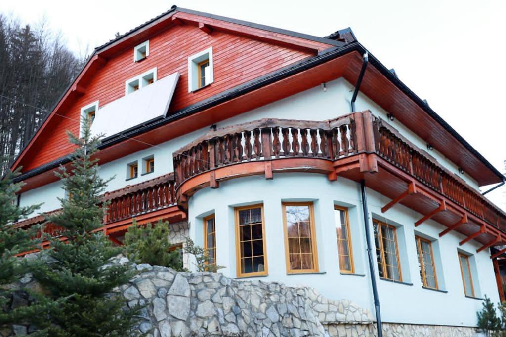 Penzion Bawaria Горні Ломна Екстер'єр фото